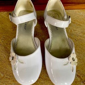 Girl party white shoes